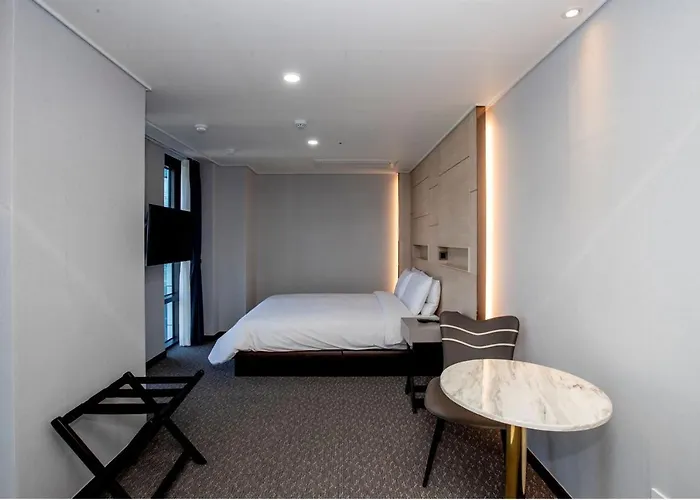 Griffinbay 4*