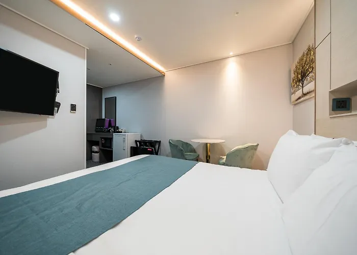 Griffinbay Hotel